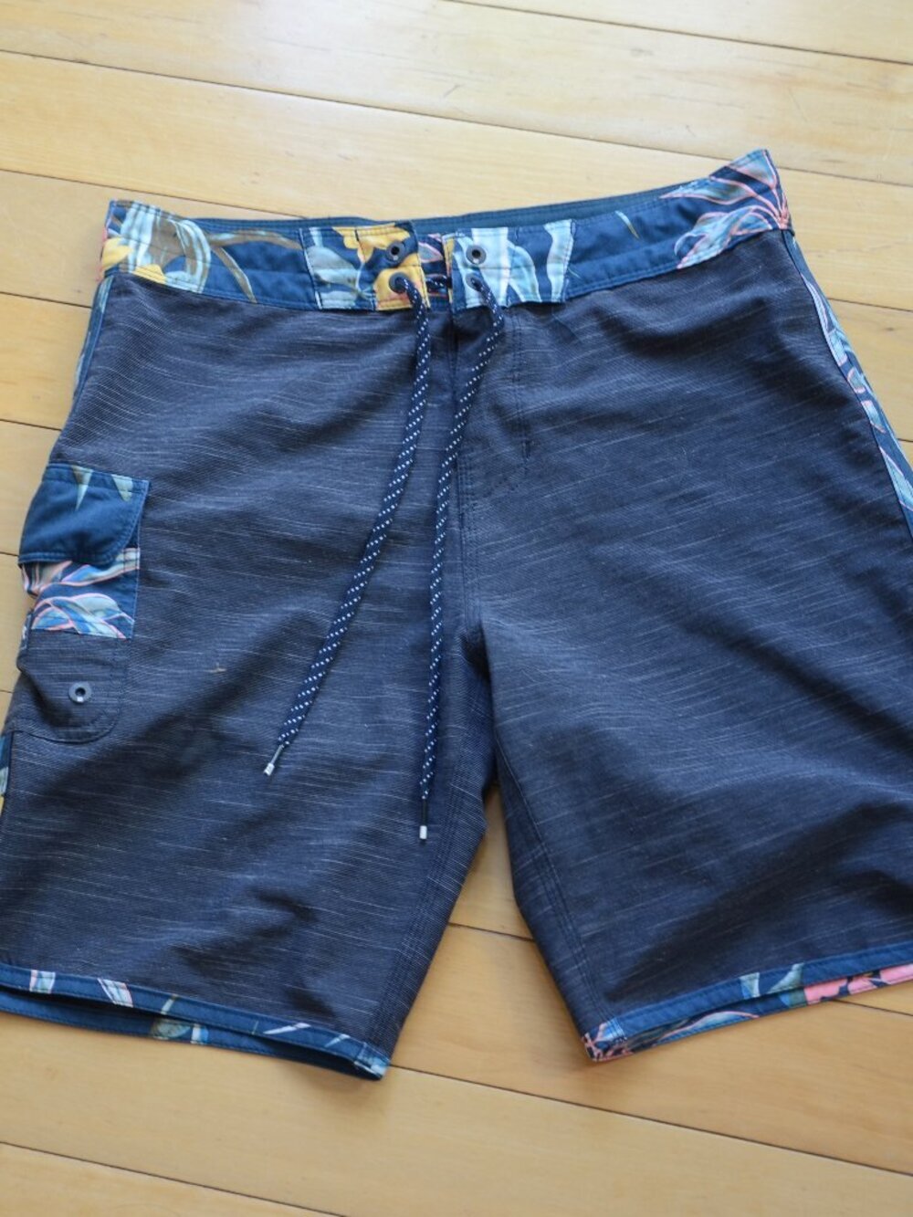 Billabong Recycler 73 Pro Men’s Floral Board Shorts Size 28